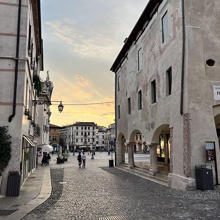 Ponte Vecchio, Elegante Appartamento A Due Passi Dal Centro บัสซาโน เดล กรัปปา ภายนอก รูปภาพ
